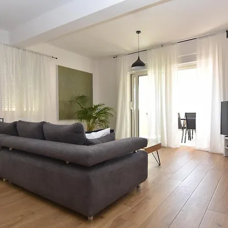 Apartment Central *